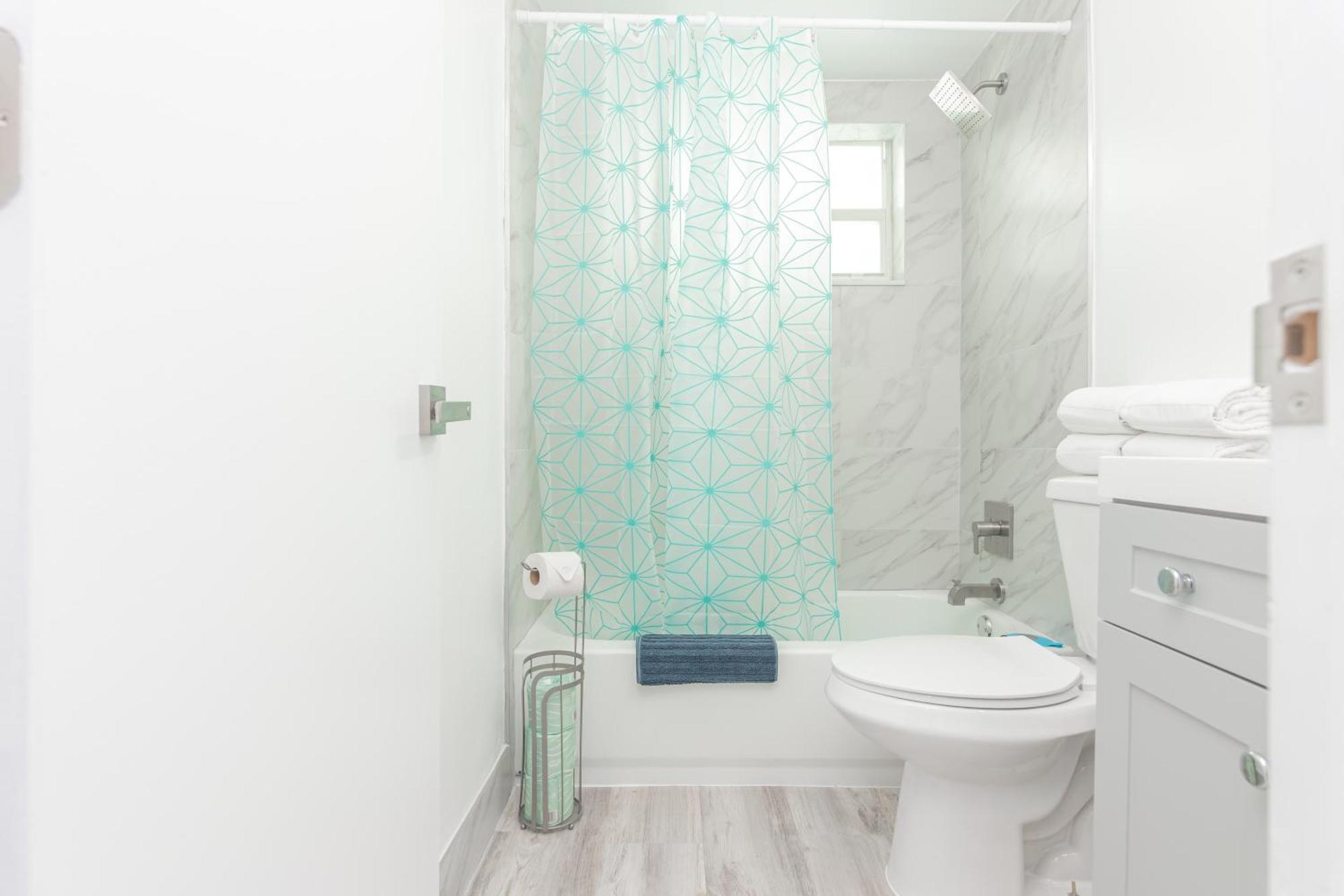 Ocean Drive Deco Apt W/2 Queen Beds, Steps 2 Beach 마이애미 비치 외부 사진