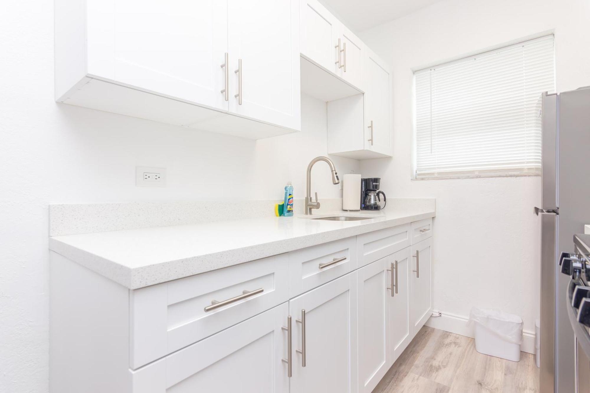 Ocean Drive Deco Apt W/2 Queen Beds, Steps 2 Beach 마이애미 비치 외부 사진