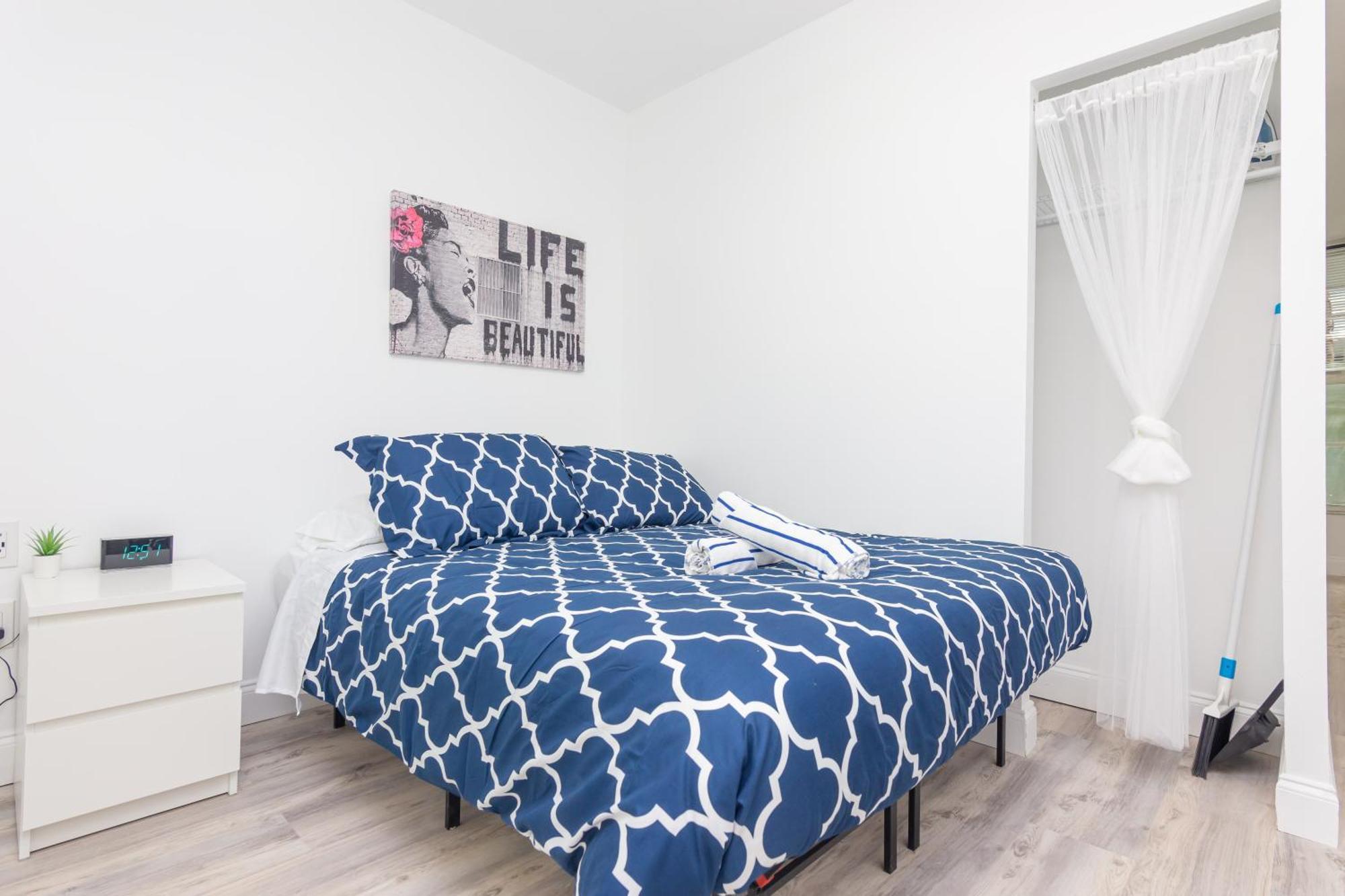 Ocean Drive Deco Apt W/2 Queen Beds, Steps 2 Beach 마이애미 비치 외부 사진