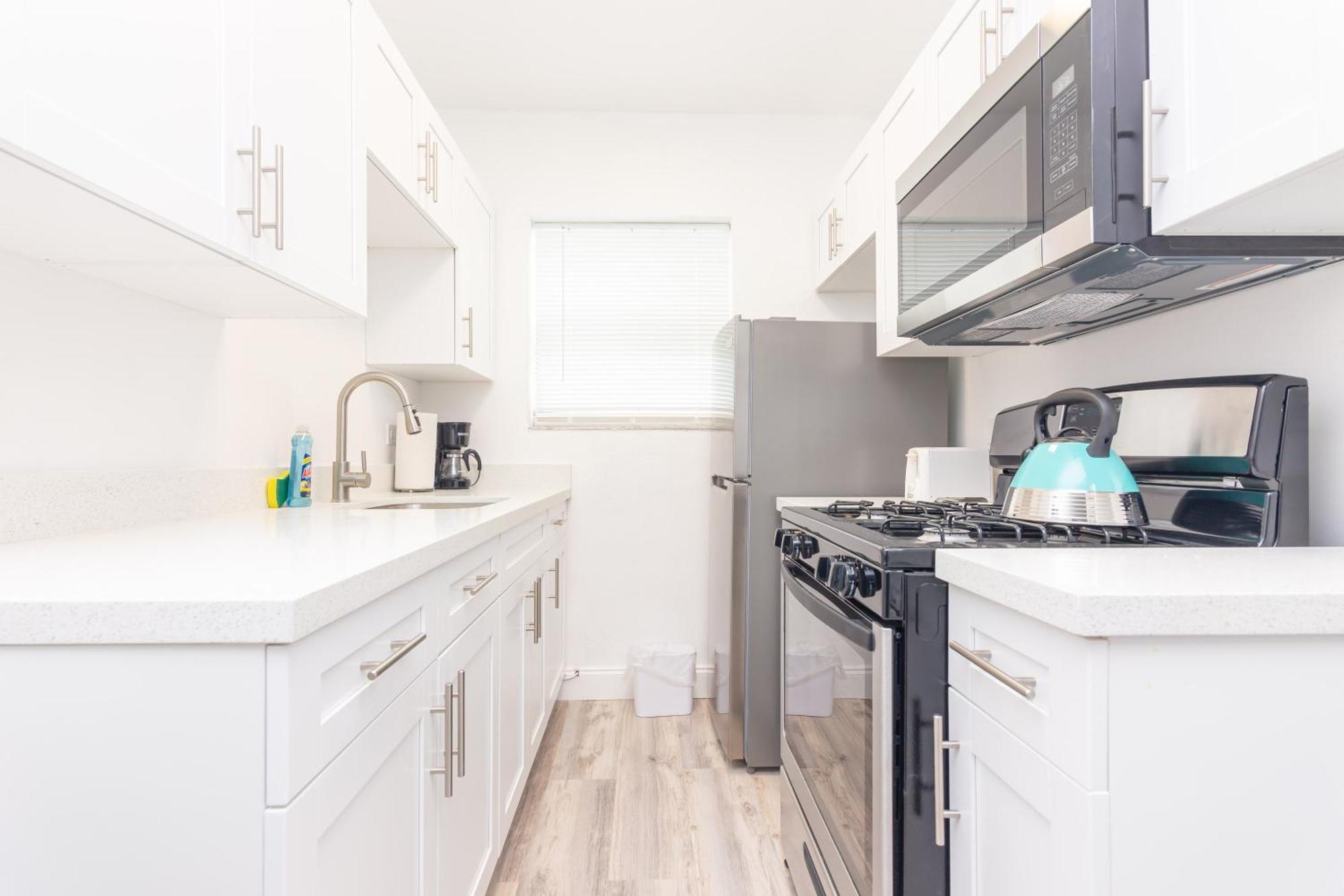 Ocean Drive Deco Apt W/2 Queen Beds, Steps 2 Beach 마이애미 비치 외부 사진