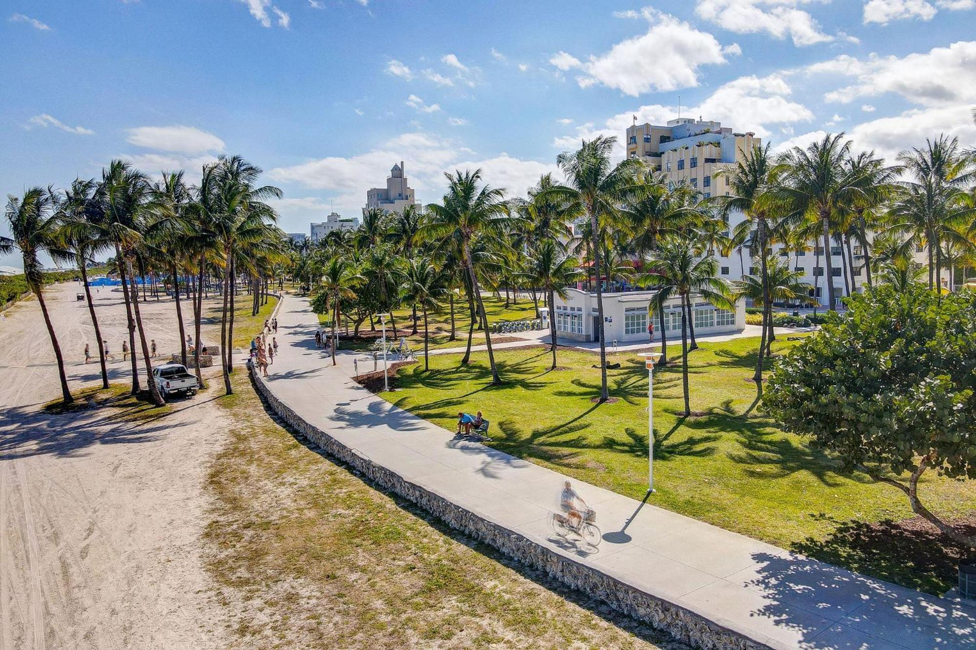 Ocean Drive Deco Apt W/2 Queen Beds, Steps 2 Beach 마이애미 비치 외부 사진