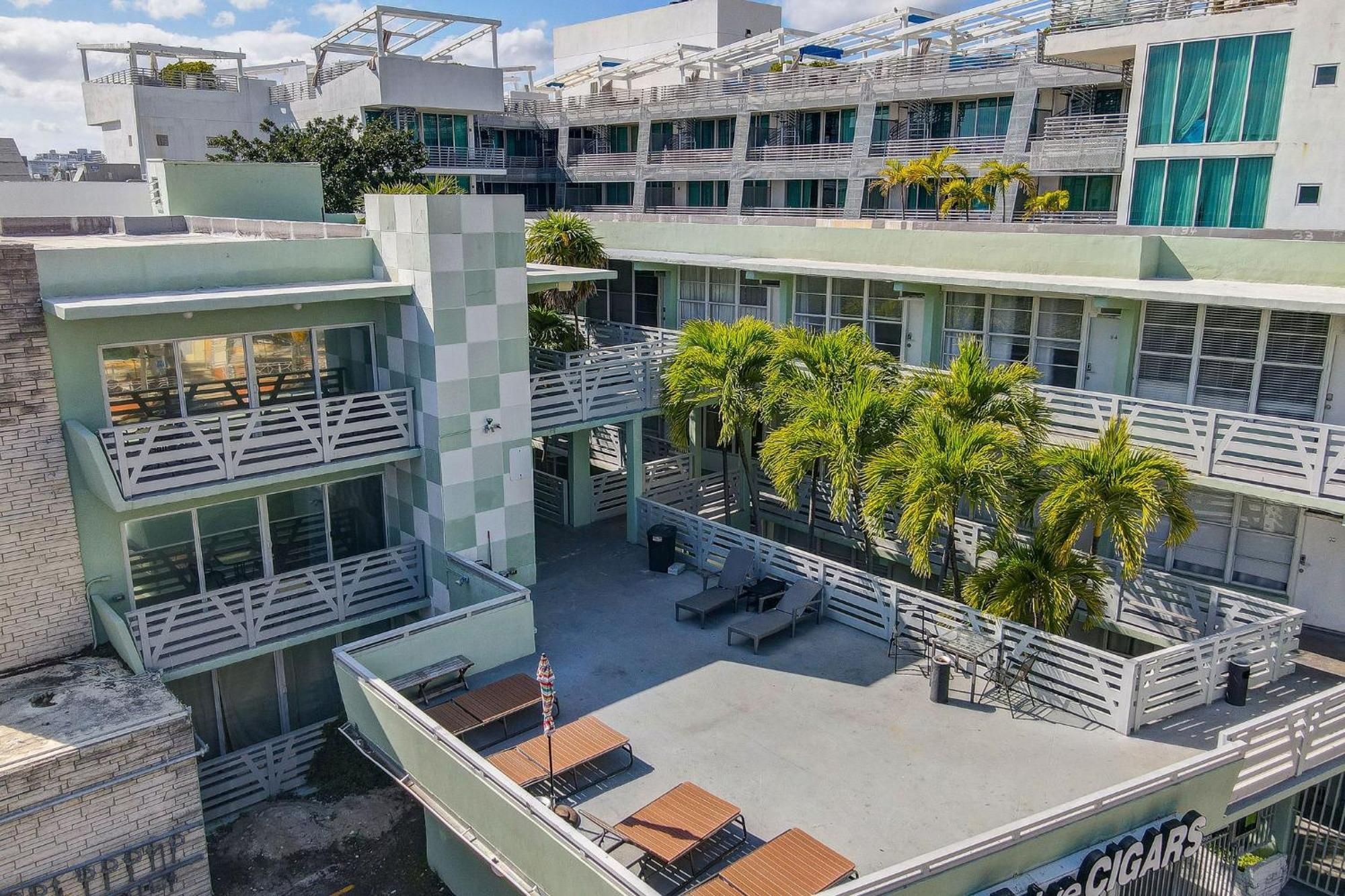 Ocean Drive Deco Apt W/2 Queen Beds, Steps 2 Beach 마이애미 비치 외부 사진