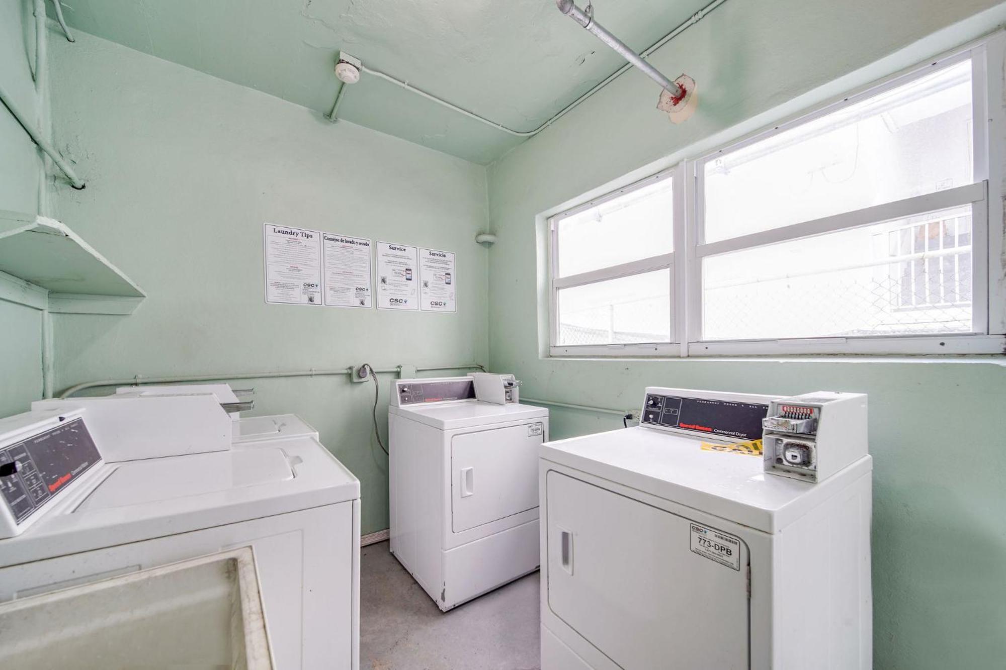 Ocean Drive Deco Apt W/2 Queen Beds, Steps 2 Beach 마이애미 비치 외부 사진