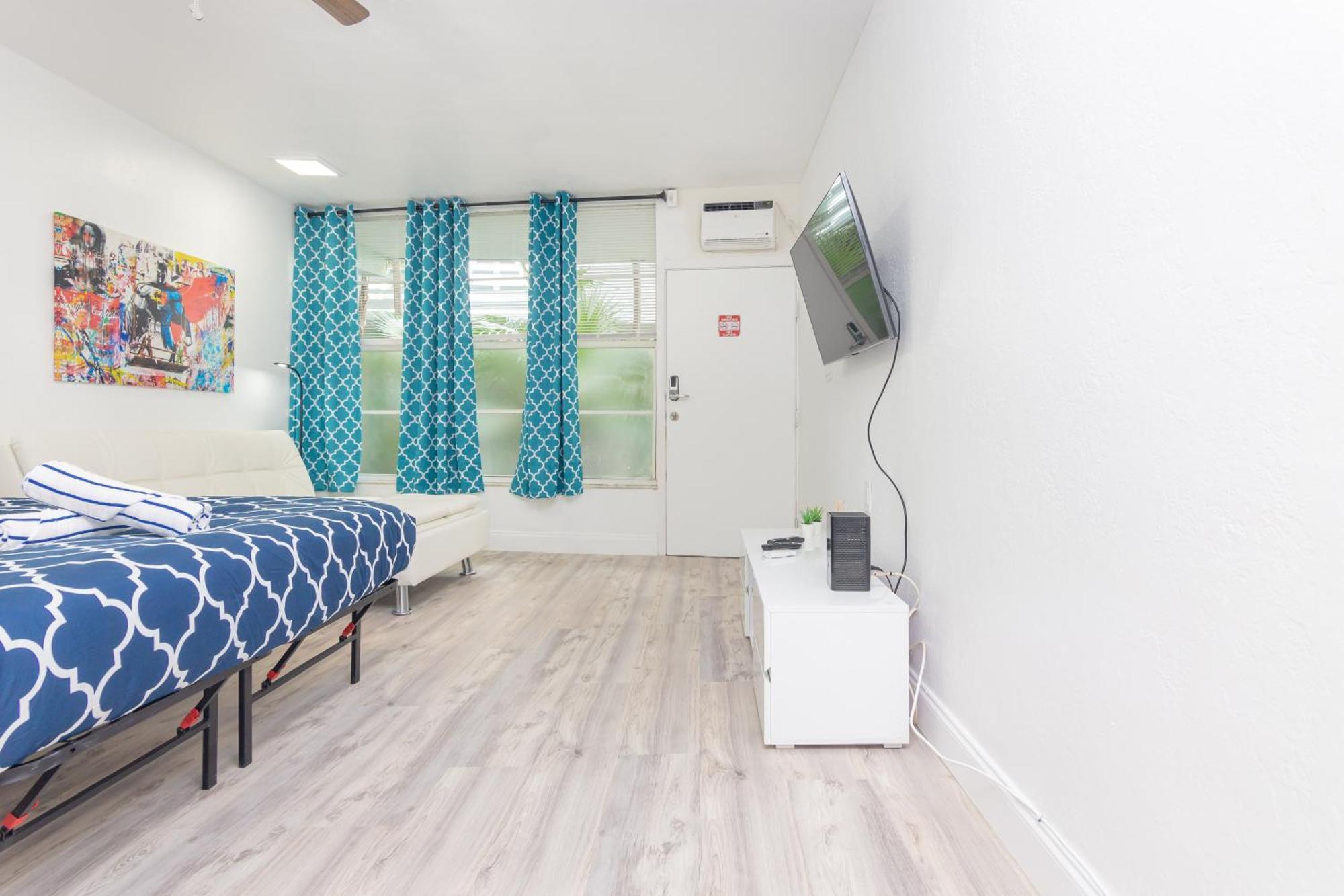Ocean Drive Deco Apt W/2 Queen Beds, Steps 2 Beach 마이애미 비치 외부 사진