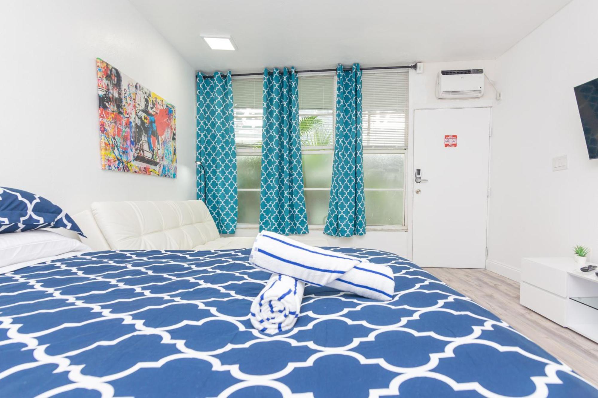 Ocean Drive Deco Apt W/2 Queen Beds, Steps 2 Beach 마이애미 비치 외부 사진