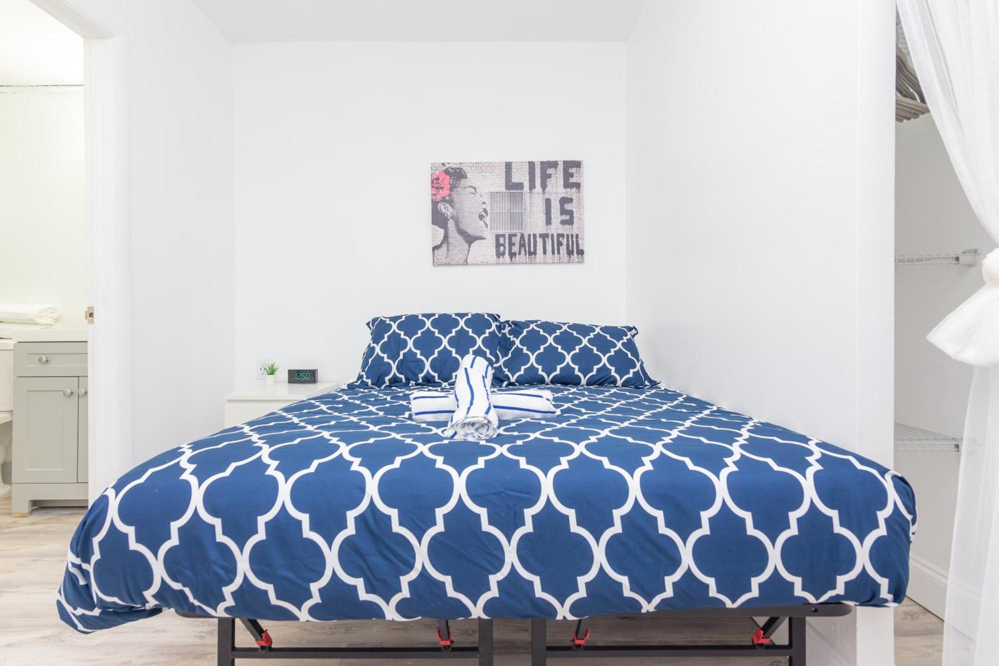 Ocean Drive Deco Apt W/2 Queen Beds, Steps 2 Beach 마이애미 비치 외부 사진