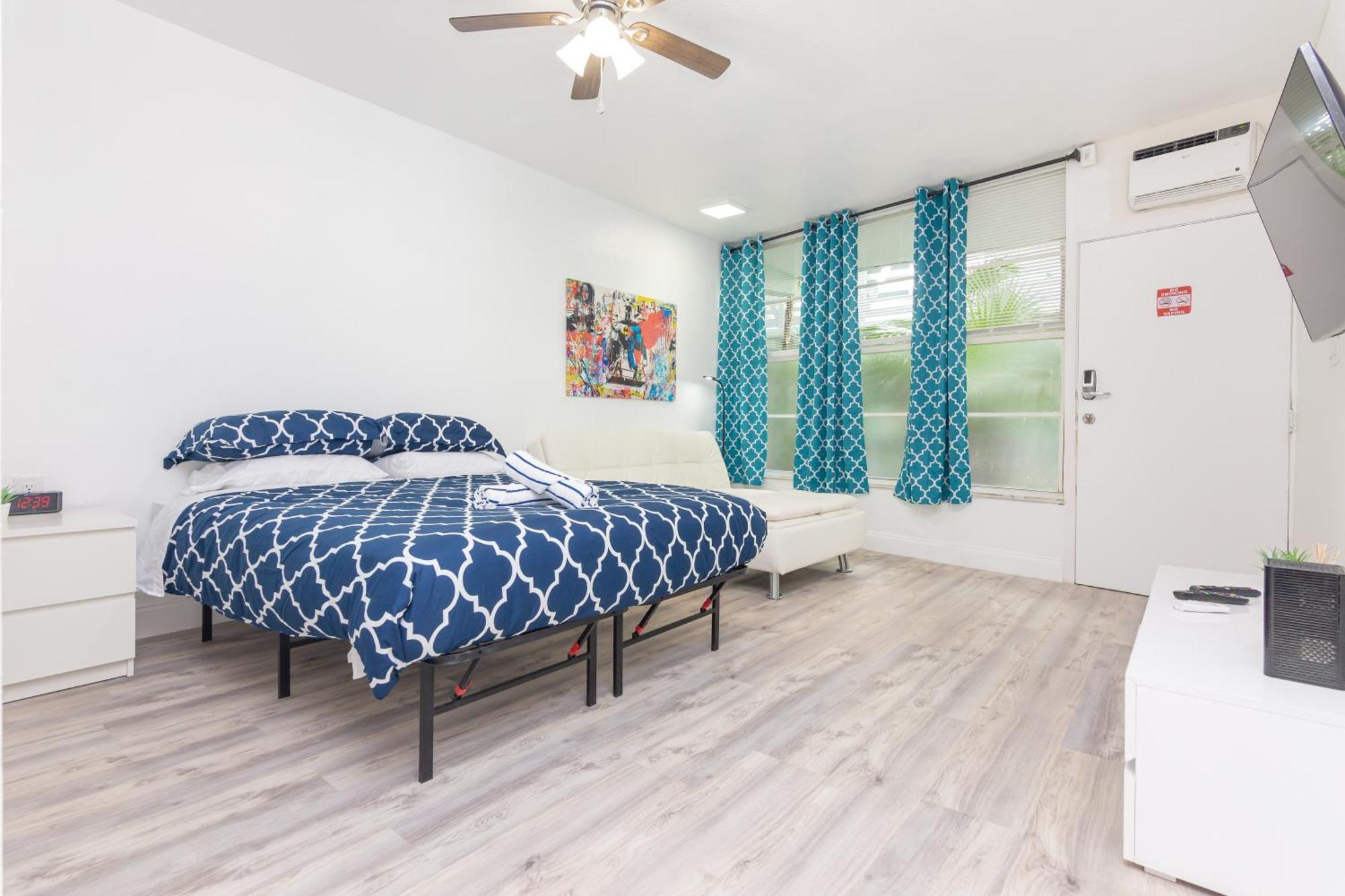 Ocean Drive Deco Apt W/2 Queen Beds, Steps 2 Beach 마이애미 비치 외부 사진